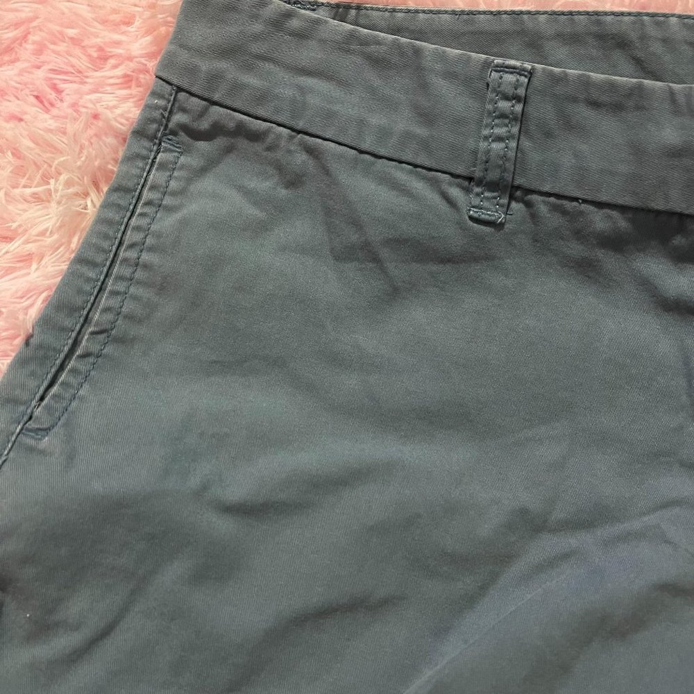 Gap size 10 slate blue chino shorts - Picture 4 of 8